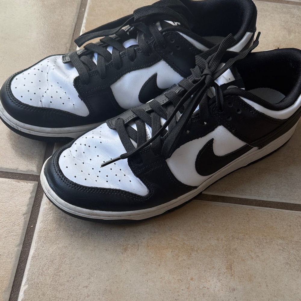 Nike Black and White Men's Sneakers